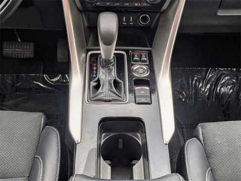 Used 2024 Mitsubishi Eclipse Cross SE image 21