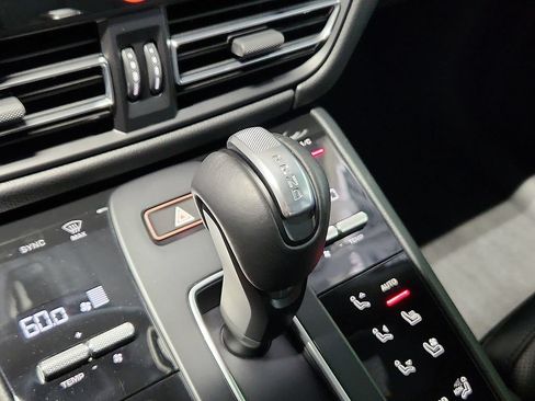 Certified 2026 Porsche Macan AWD/4WD image 15