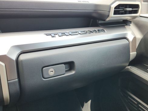 Used 2025 Toyota Tacoma TRD Sport AWD/4WD image 23