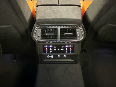 Used 2023 Lamborghini Urus Performante AWD/4WD image 28