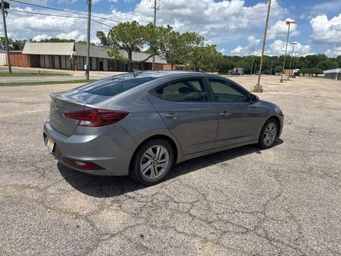 Used 2019 Hyundai Elantra SEL FWD image 13