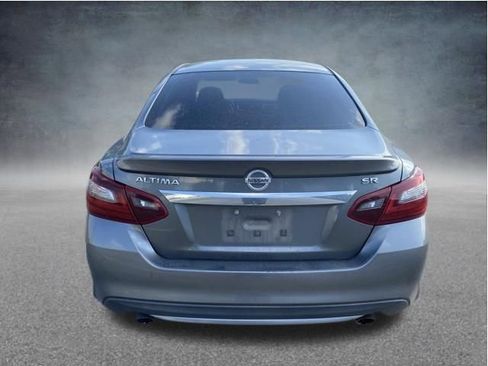 Used 2017 Nissan Altima 2.5 SR FWD image 6
