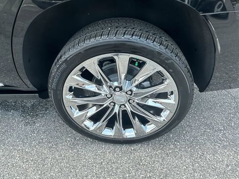 Certified 2026 Cadillac Escalade Luxury w/ LPO, Radiant Package AWD/4WD image 20