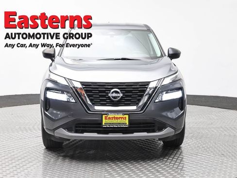 Used 2023 Nissan Rogue S AWD/4WD image 2
