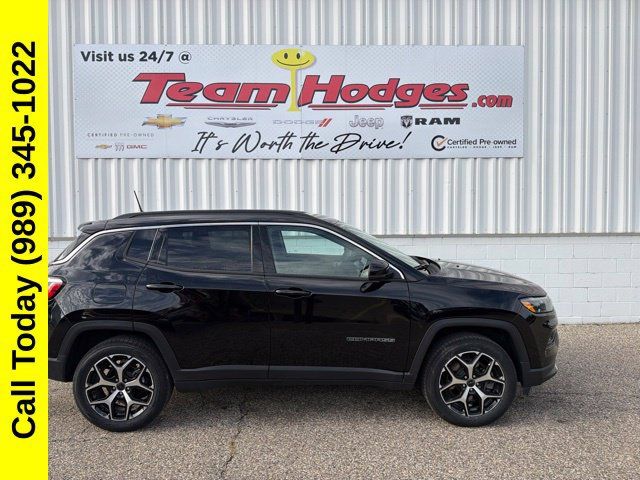 Used 2025 Jeep Compass Limited AWD/4WD image 1