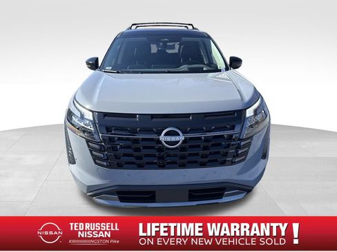 New 2026 Nissan Pathfinder Platinum image 8