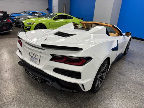 Used 2023 Chevrolet Corvette Z06 w/ Chrome Exterior Badge Package image 9