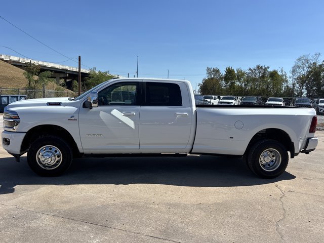 New 2026 RAM 3500 Laramie AWD/4WD image 7
