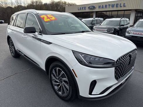 Used 2025 Lincoln Aviator Premiere image 1