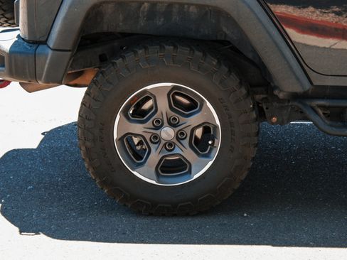 Used 2017 Jeep Wrangler Unlimited Rubicon AWD/4WD image 4