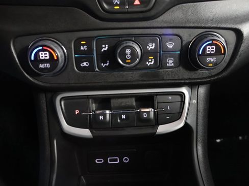 Used 2022 GMC Terrain SLE w/ Driver Convenience Package image 44