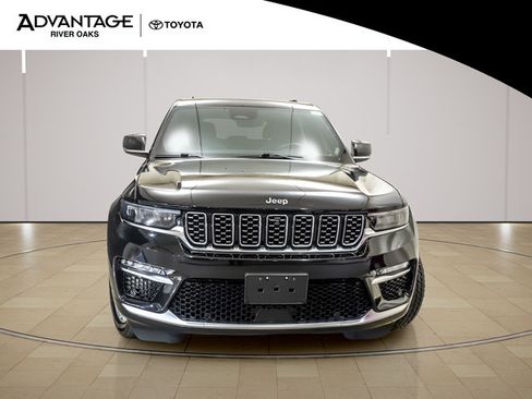 Used 2023 Jeep Grand Cherokee Summit AWD/4WD image 3