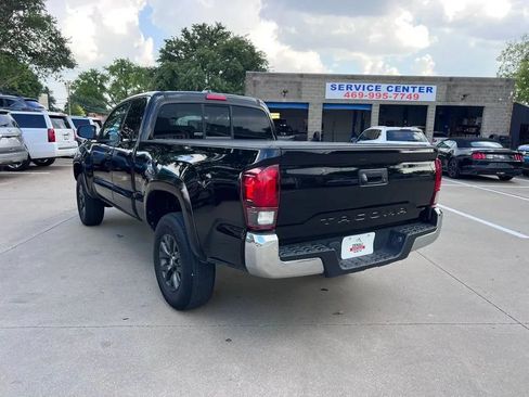 Used 2022 Toyota Tacoma SR5 w/ SR5 Appearance Package (SM) AWD/4WD image 8