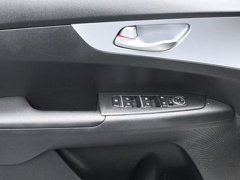 Used 2023 Kia Forte LXS w/ LXS Technology Package FWD image 12