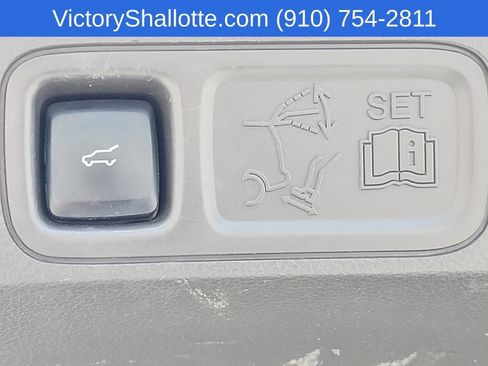 Used 2019 Ford Expedition Limited w/ Equipment Group 302A AWD/4WD image 30