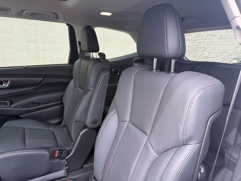 Certified 2025 Subaru Ascent Limited w/ Popular Package #2 image 24