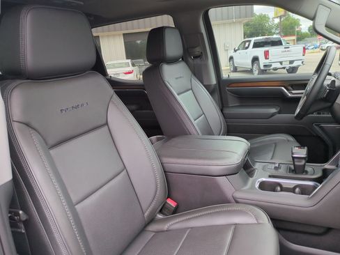 Certified 2025 GMC Sierra 1500 Denali w/ Denali Reserve Package AWD/4WD image 29