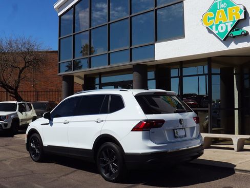 Used 2024 Volkswagen Tiguan SE FWD image 9