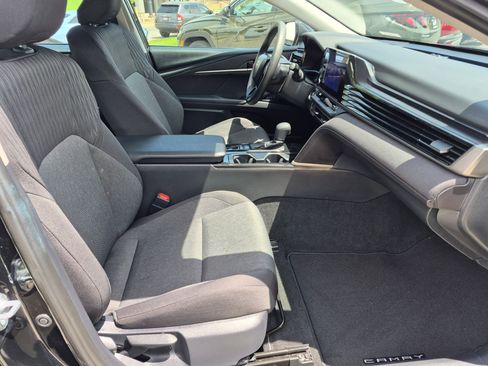 Used 2026 Toyota Camry LE FWD image 32