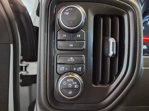 Used 2021 Chevrolet Silverado 2500 Custom w/ Custom Value Package AWD/4WD image 18