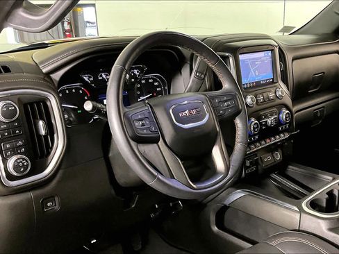 Certified 2022 GMC Sierra 1500 AT4 w/ AT4 Premium Package image 15