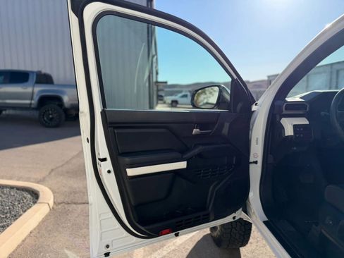 Used 2024 Toyota Tacoma TRD Off-Road AWD/4WD image 19