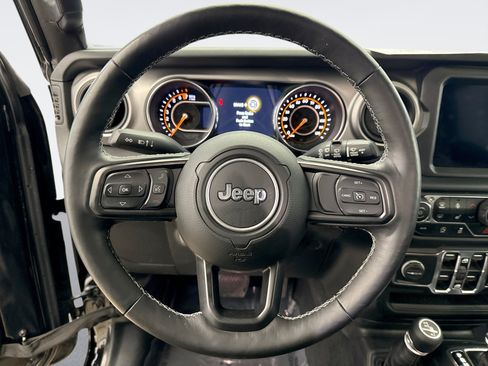 Used 2021 Jeep Wrangler Unlimited Sport AWD/4WD image 12