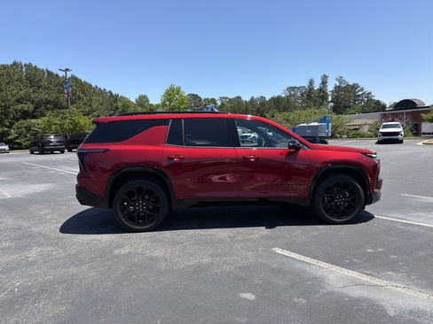 New 2026 Chevrolet Traverse RS w/ LPO, Floor Liner Package FWD image 4