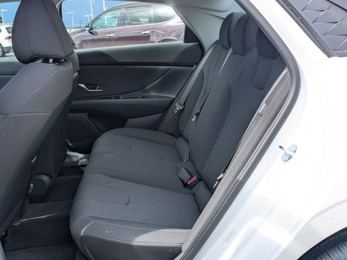 New 2026 Hyundai Elantra SE FWD image 23