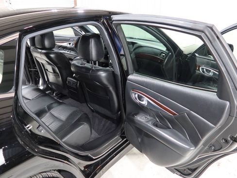 Used 2015 INFINITI Q70 3.7 w/ Sport Package RWD image 14