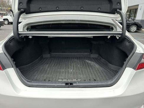 Used 2022 Toyota Camry SE w/ Cold Weather Package image 13