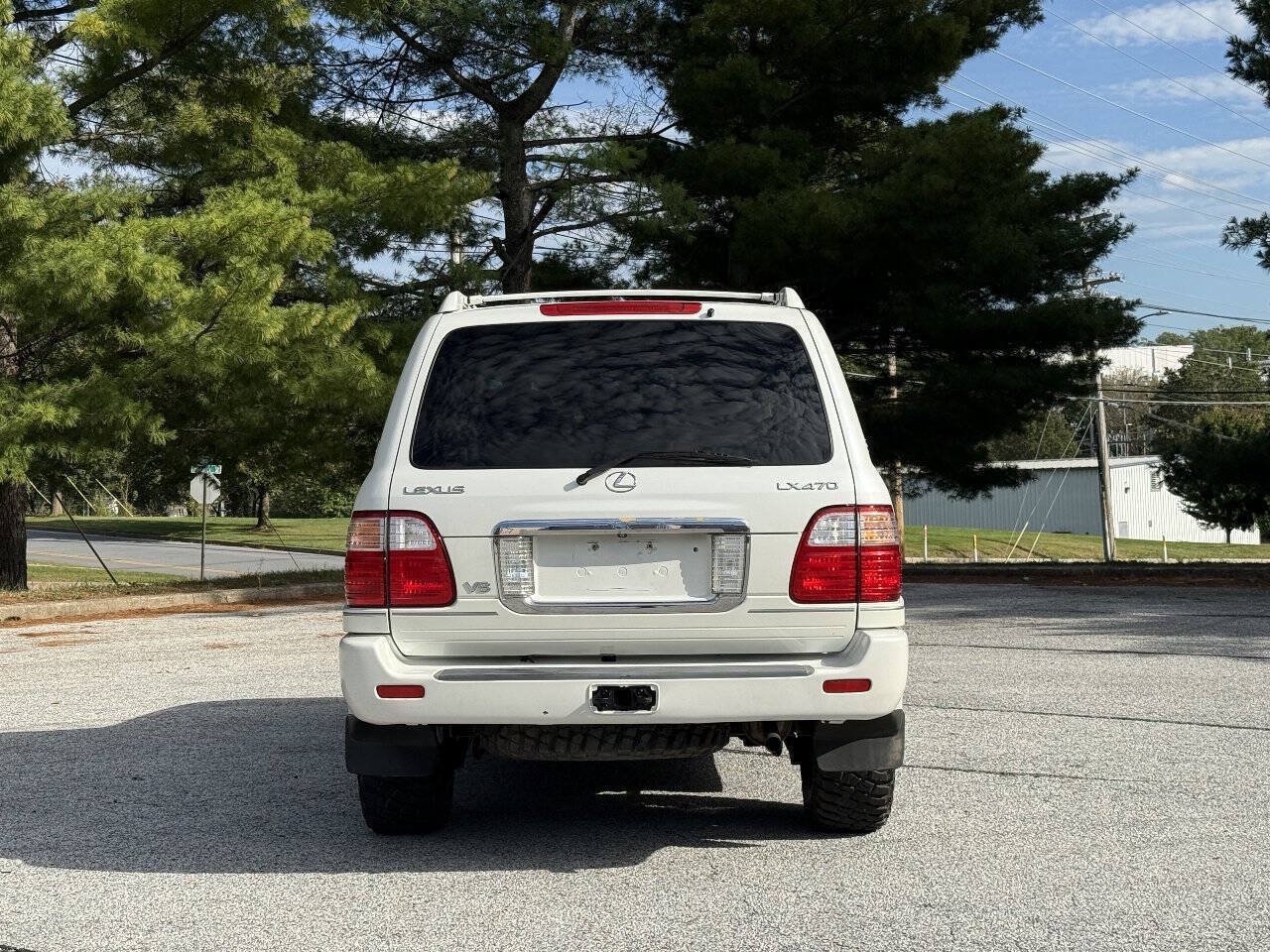 Used 2005 Lexus LX 470 4WD w/ Preferred Accessory Pkg image 13