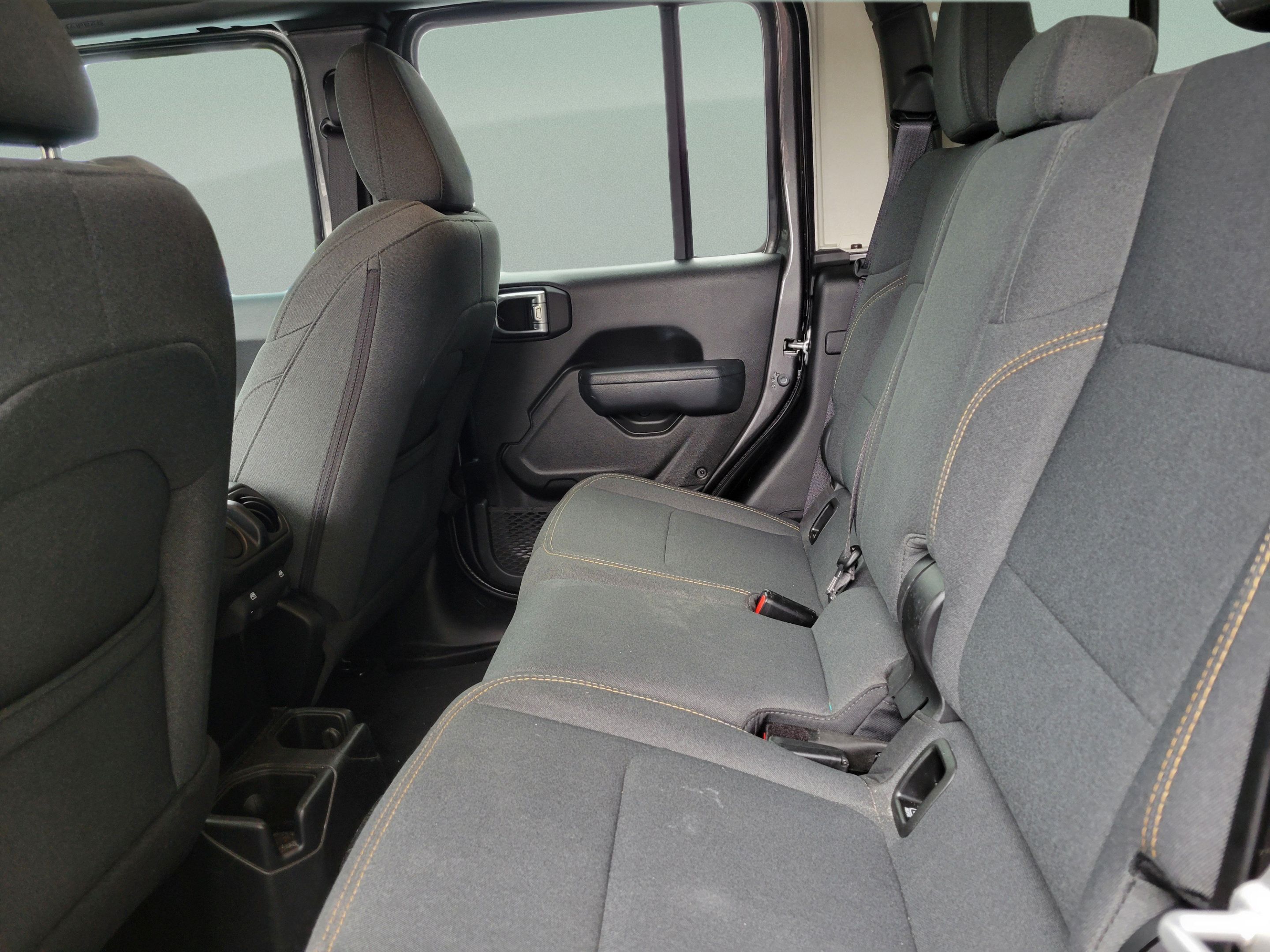 Used 2025 Jeep Gladiator Sport AWD/4WD image 9