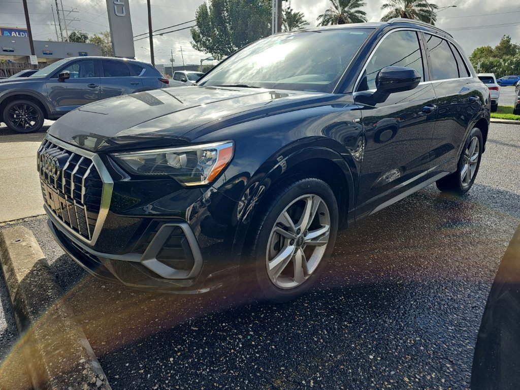 Used 2020 Audi Q3 2.0T Premium w/ Convenience Package AWD/4WD image 1