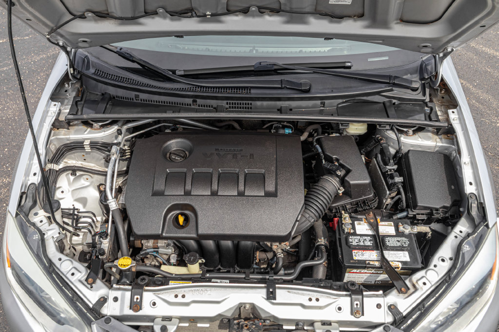 Used 2015 Toyota Corolla LE FWD image 35