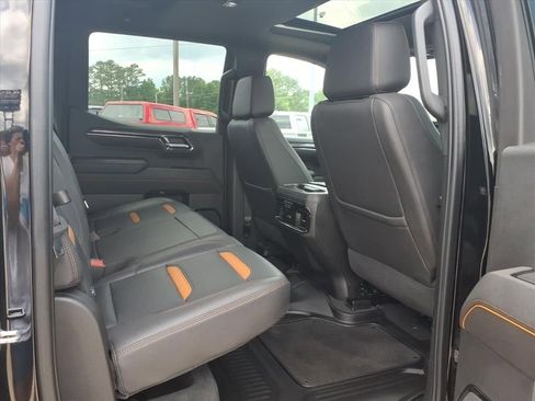 Used 2023 GMC Sierra 1500 AT4 w/ AT4 Premium Package AWD/4WD image 14
