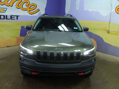 Used 2020 Jeep Cherokee Trailhawk w/ Comfort & Convenience Group AWD/4WD image 3