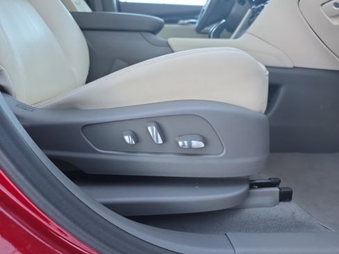 Used 2025 Cadillac XT6 Premium Luxury image 32