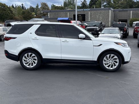 Used 2025 Land Rover Discovery S AWD/4WD image 4