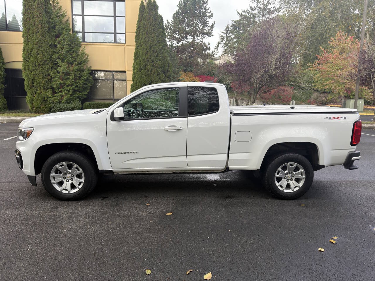 Used 2022 Chevrolet Colorado LT w/ Fleet Safety Package AWD/4WD image 8