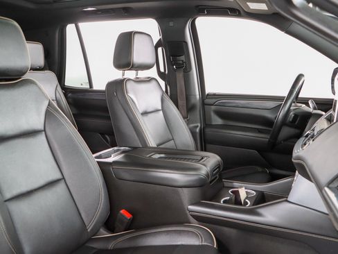Used 2023 GMC Yukon SLT w/ SLT Luxury Package AWD/4WD image 31