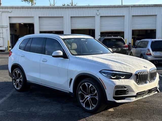 Used 2021 BMW X5 xDrive40i w/ Premium Package 3 AWD/4WD image 8