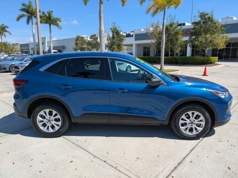 Certified 2023 Ford Escape Active AWD/4WD image 3