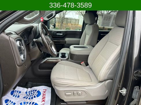 Used 2020 GMC Sierra 2500 SLE w/ Preferred Package AWD/4WD image 9