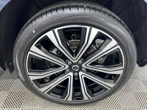 Used 2023 Volvo XC60 B5 Ultimate w/ Climate Package AWD/4WD image 11