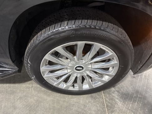 Used 2021 Cadillac Escalade ESV Premium Luxury image 28