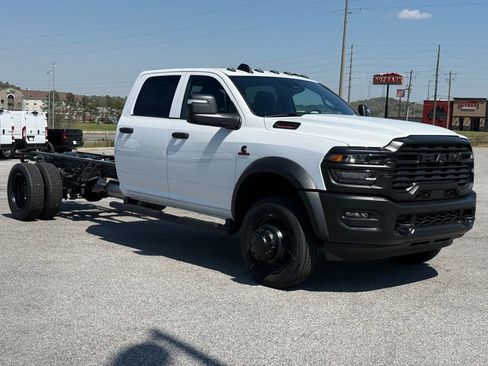 New 2026 RAM 5500 Tradesman AWD/4WD image 8