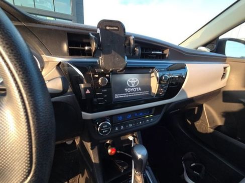 Used 2014 Toyota Corolla LE FWD image 35