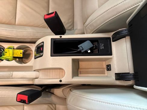 Used 2014 Volkswagen Eos Executive image 26