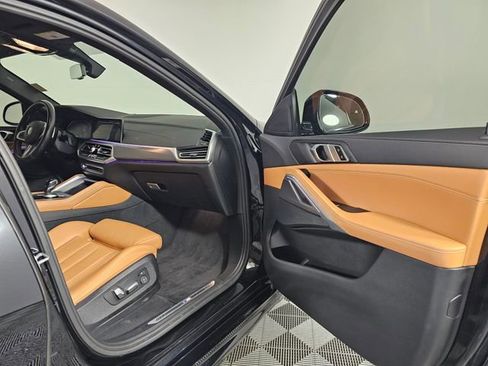 Used 2022 BMW X6 xDrive40i w/ M Sport Package image 12